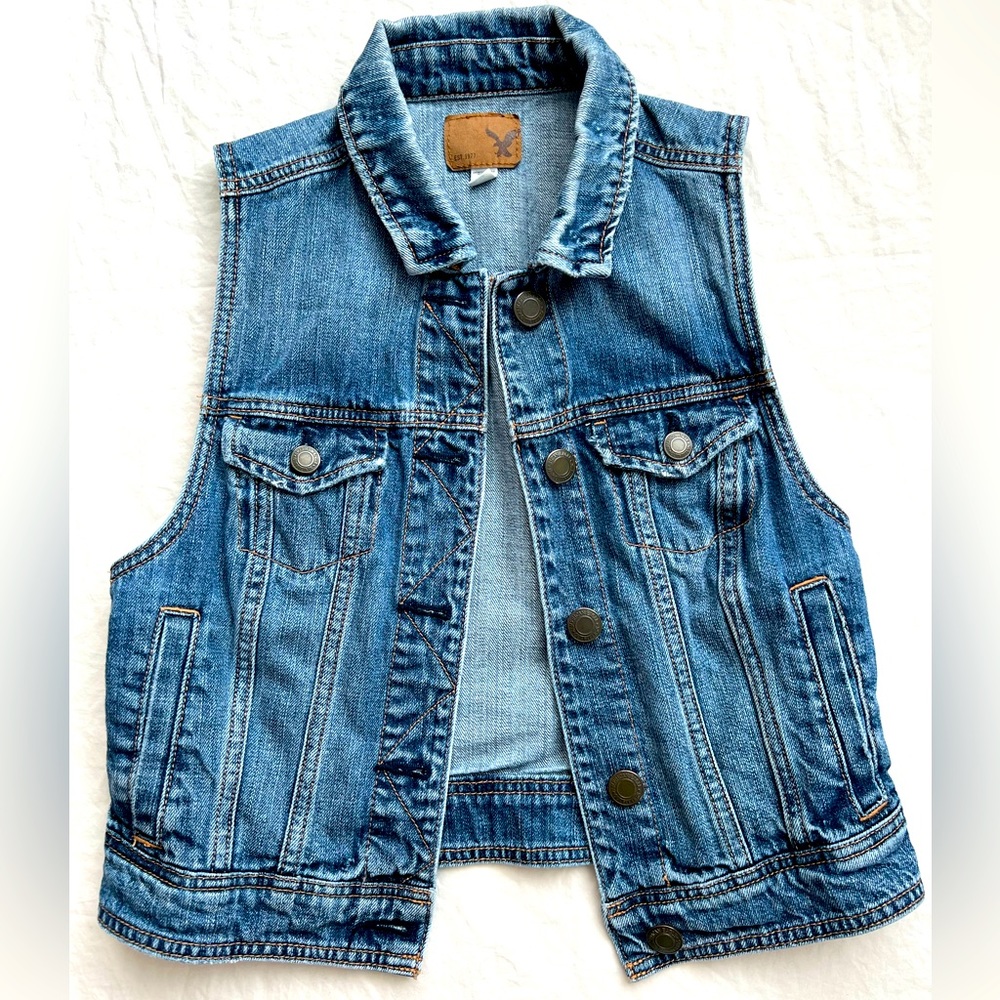 American Eagle, Size Small, Sleeveless Denim Jacket